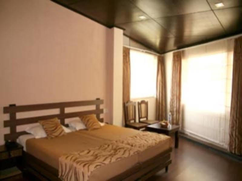 The Corner Hotel Nainital Eksteriør billede